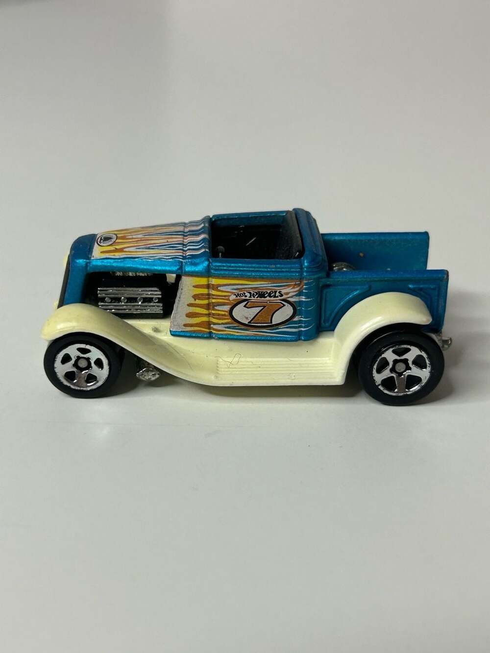 2003 Hot Wheels Track Aces Series Hooligan #161 Blue and Cream Roadster